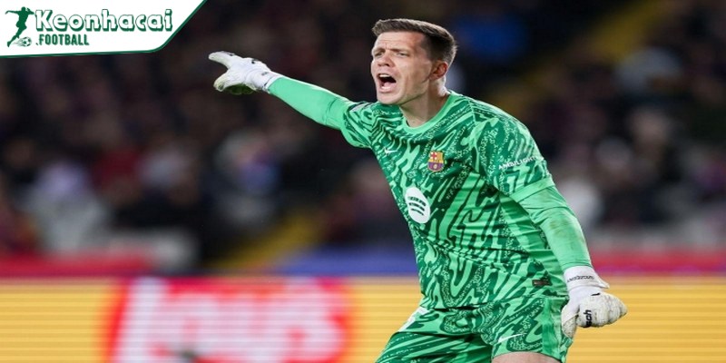 Thủ môn Szczesny: “Tôi đã thua trong cuộc chiến với thuốc lá” 2 Szczesny công khai: "Tôi không thắng nổi thuốc lá"