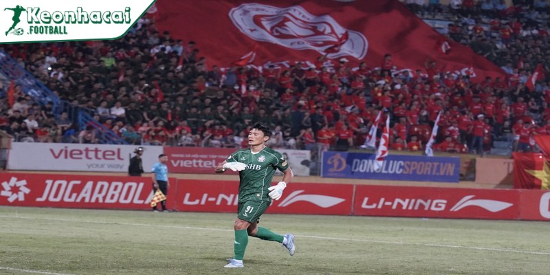 Thủ thành Bùi Tiến Dũng nhận "cơn ác mộng" trong ngày ra mắt ấn tượng của HLV Popov 2 Khởi đầu kỳ vọng, kết thúc ê chề của Bùi Tiến Dũng