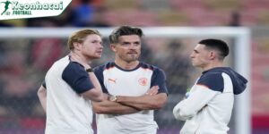 Kevin De Bruyne ra mắt mờ nhạt, Napoli bất ngờ thua sốc đội hạng ba Arezzo 8 Napoli gặp khó vì thiếu vắng trụ cột và áp lực thể lực