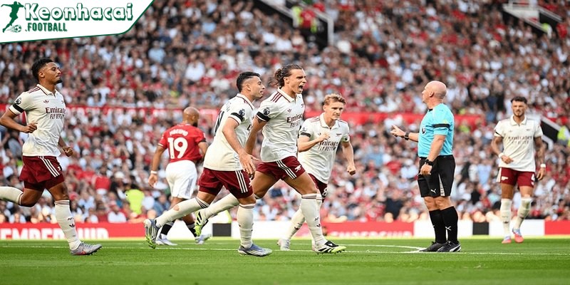 Điều gì được rút ra sau chiến thắng vất vả của Arsenal trước Man UTD? 3 Một chiến thắng vất vả của Arsenal trước Man UTD đáng tự hào