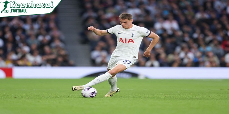 Cầu Thủ Chạy Nhanh Nhất Thế Giới - Top Ngôi Sao Tốc Độ 2 Hậu vệ Micky van de Ven một trong những cầu thủ chạy nhanh nhất thế giới