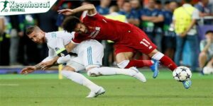 Đánh nguội là gì? Bị xử phạt thế nào vào tình huống này? 5 Tình huống đánh nguội đáng chú ý trong bóng đá